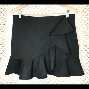 🔥SOLD🔥NWT ZARA Black Asymmetric Ruffle Bottom Mini Skirt Women's Large